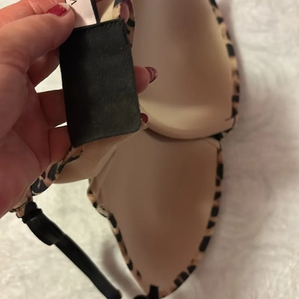 Victoria’s Secret leopard print push up bra. Sz 32DDD.